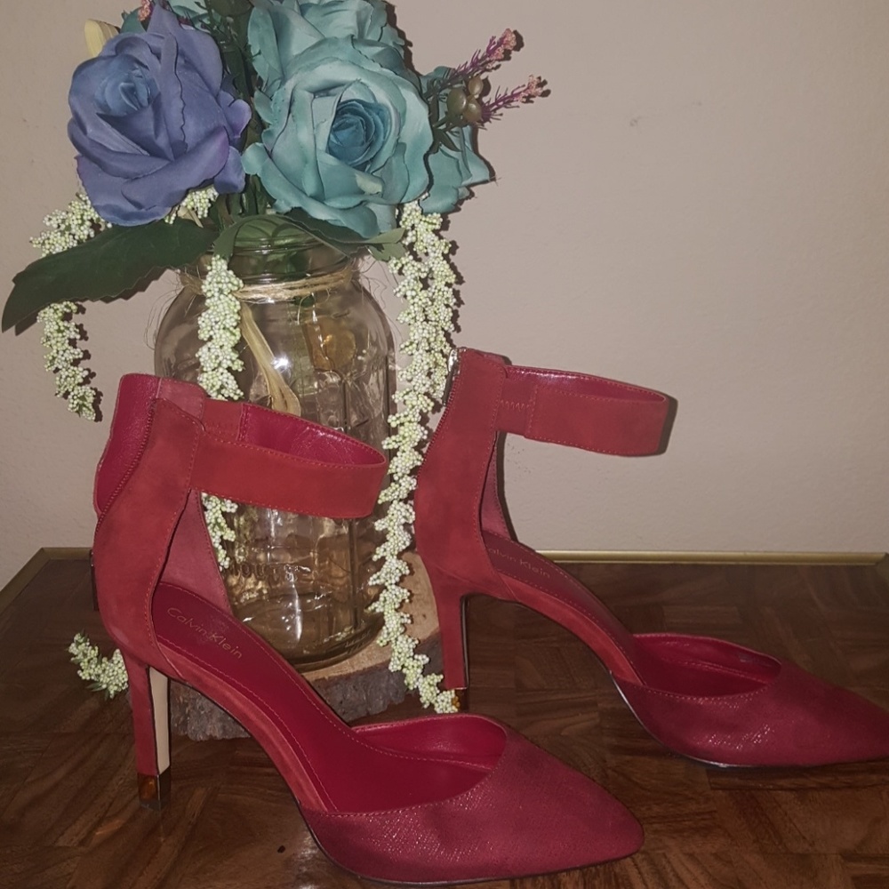 Calvin Klein  Suede heels
